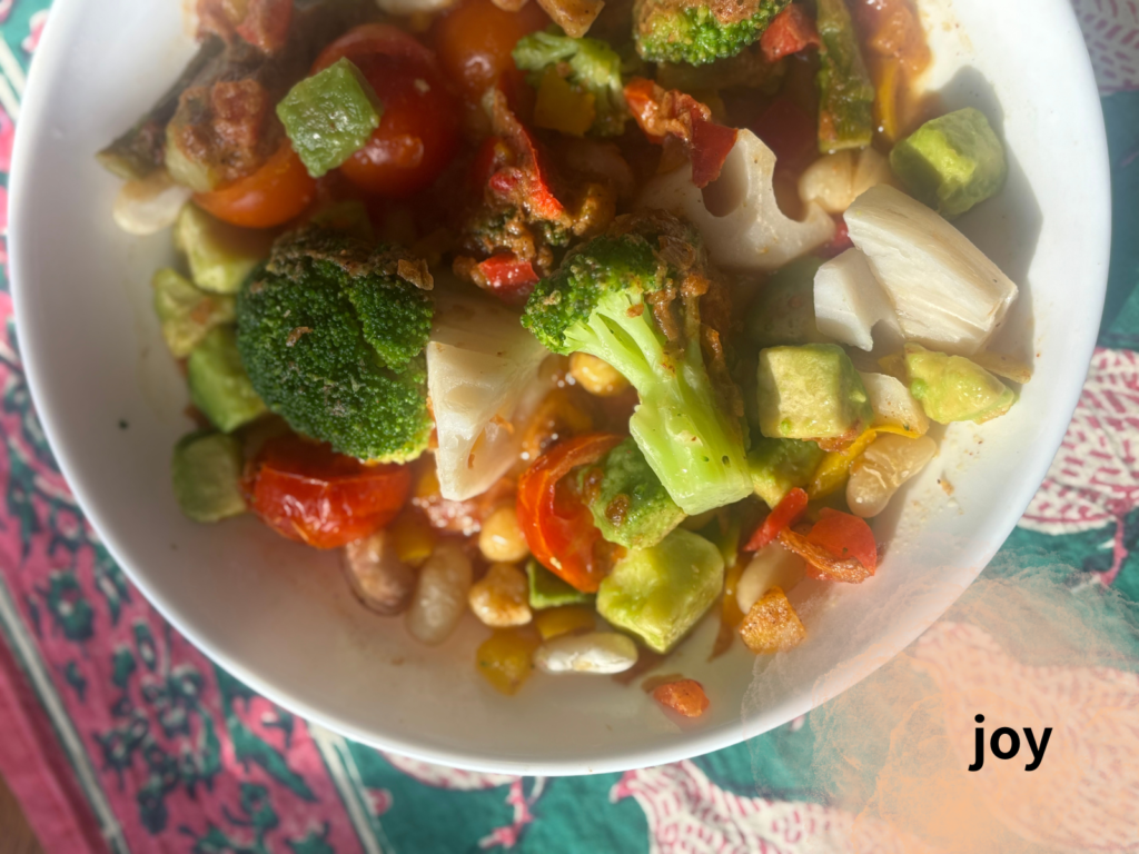 joy彩り野菜のオリジナルコブサラダ